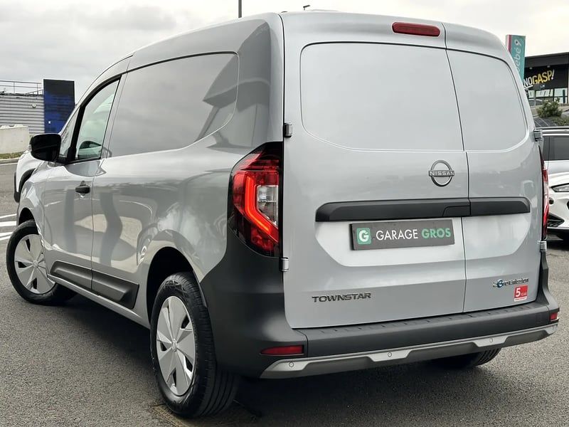 Photo de la voiture NISSAN TOWNSTAR FOURGON ELECTRIQUE EV FOURGON L1 45KWH CHARGEUR 22KW ACENTA