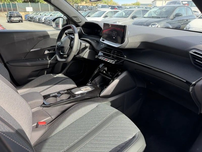 Photo de la voiture PEUGEOT 2008 ELECTRIQUE 156 ch 54 kWh Allure