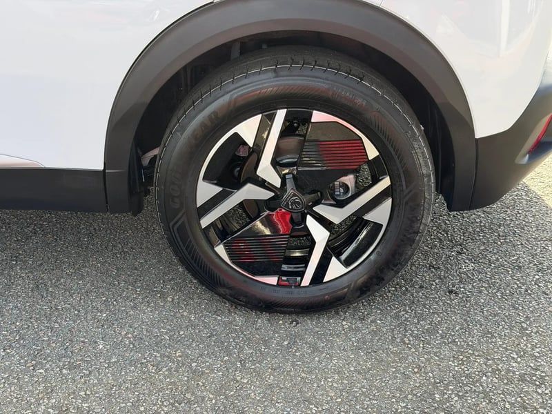 Photo de la voiture PEUGEOT 2008 ELECTRIQUE 156 ch 54 kWh Allure