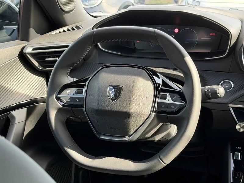 Photo de la voiture PEUGEOT 2008 ELECTRIQUE 156 ch 54 kWh Allure