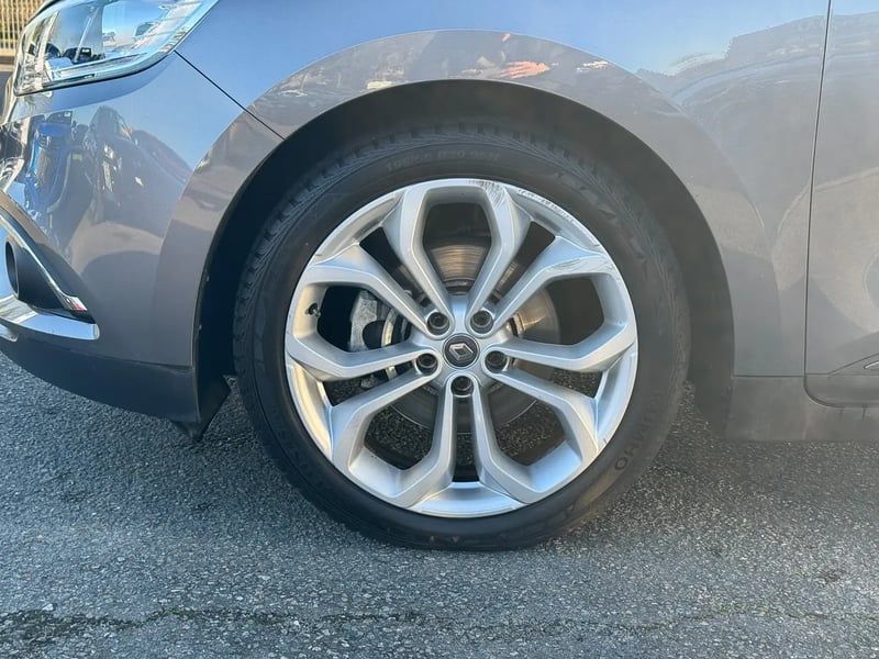 Photo de la voiture RENAULT SCENIC IV TCe 130 Energy Zen