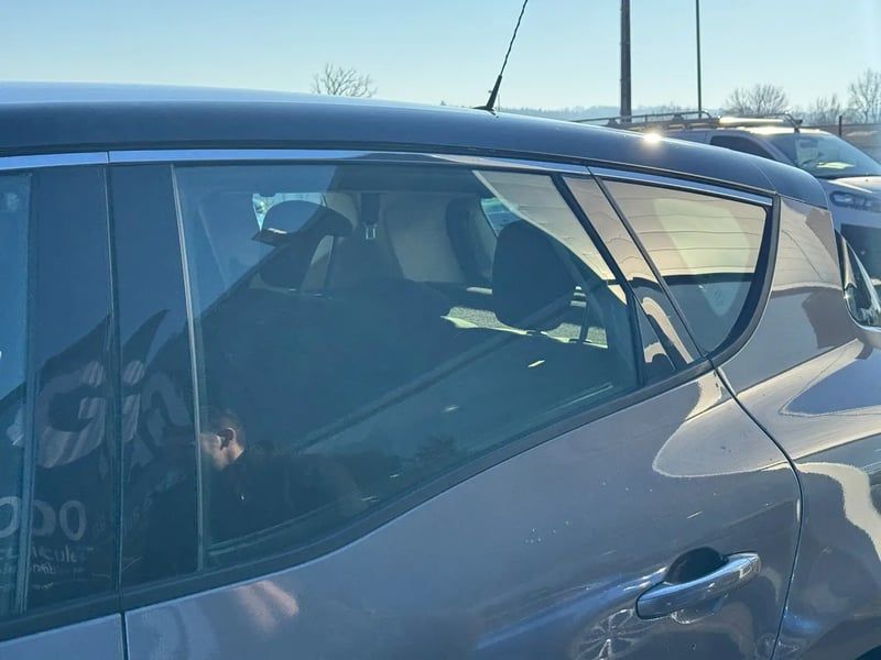 Photo de la voiture RENAULT SCENIC IV TCe 130 Energy Zen