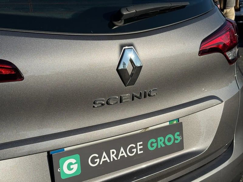 Photo de la voiture RENAULT SCENIC IV TCe 130 Energy Zen