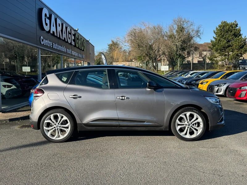 Photo de la voiture RENAULT SCENIC IV TCe 130 Energy Zen