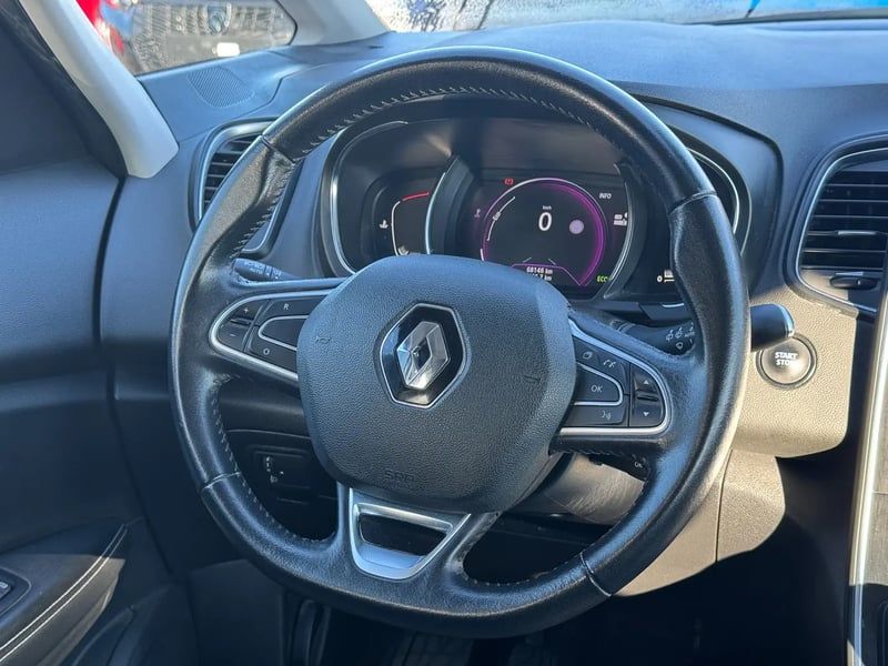 Photo de la voiture RENAULT SCENIC IV TCe 130 Energy Zen