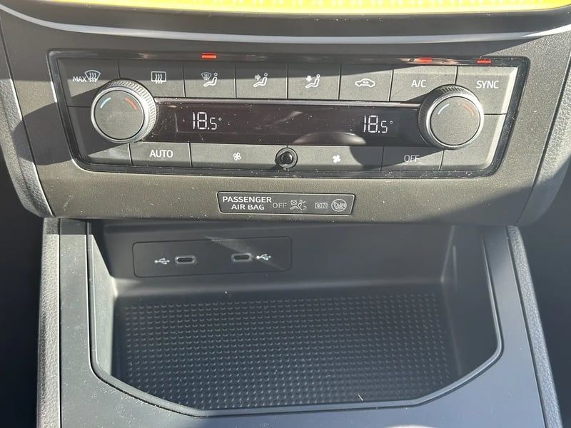 Photo de la voiture SEAT IBIZA 1.0 EcoTSI 110 ch S/S BVM6 Style