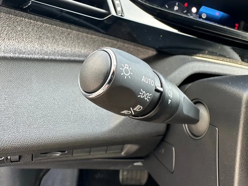 Photo de la voiture PEUGEOT 308 BlueHDi 130ch S&S EAT8 Allure