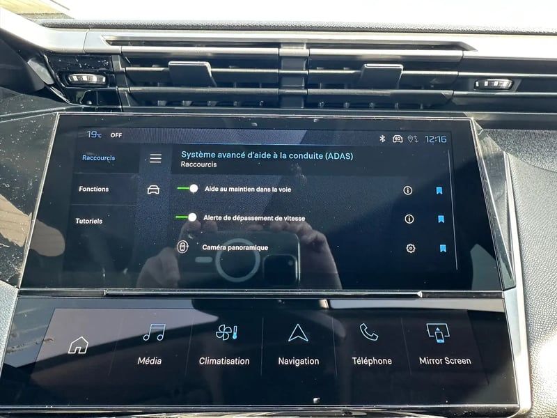 Photo de la voiture PEUGEOT 308 BlueHDi 130ch S&S EAT8 Allure