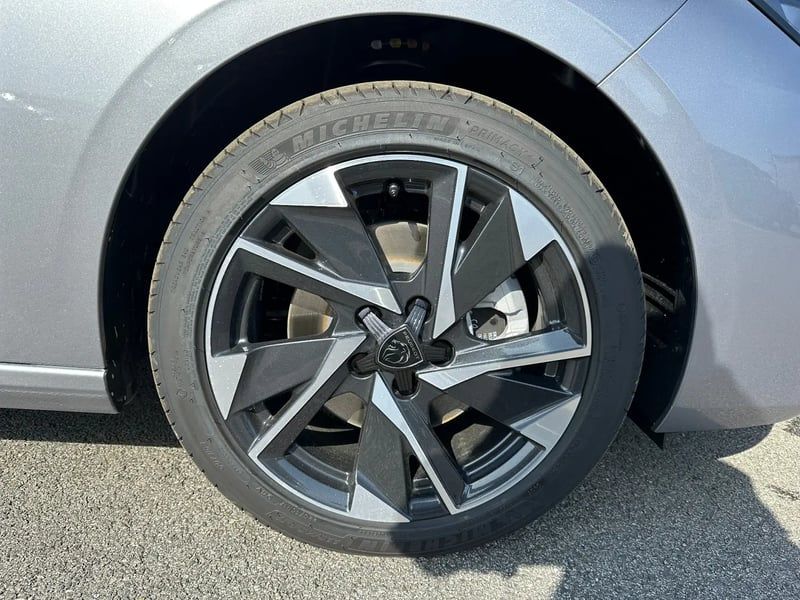 Photo de la voiture PEUGEOT 308 BlueHDi 130ch S&S EAT8 Allure