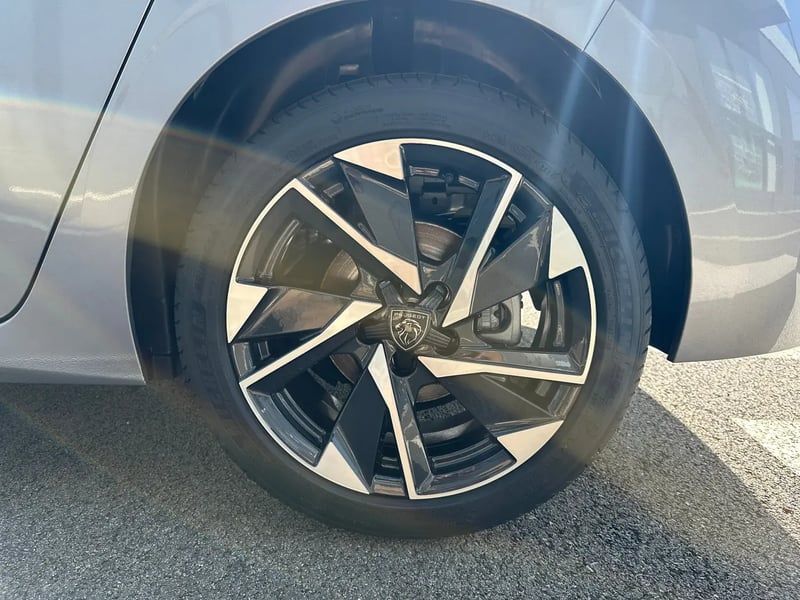 Photo de la voiture PEUGEOT 308 BlueHDi 130ch S&S EAT8 Allure