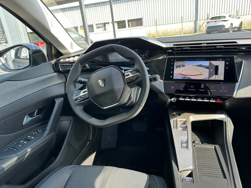 Photo de la voiture PEUGEOT 308 BlueHDi 130ch S&S EAT8 Allure