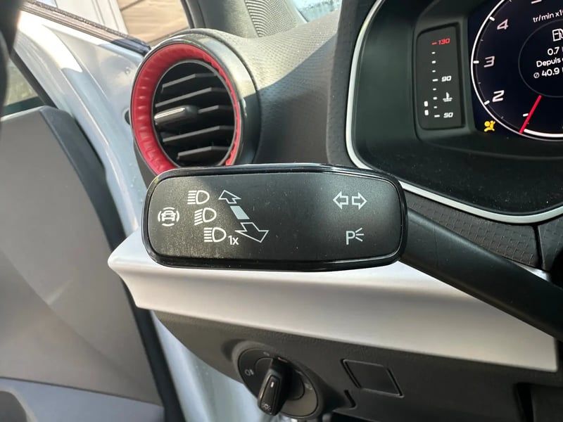Photo de la voiture SEAT ARONA 1.0 TSI 110 ch Start/Stop BVM6 FR