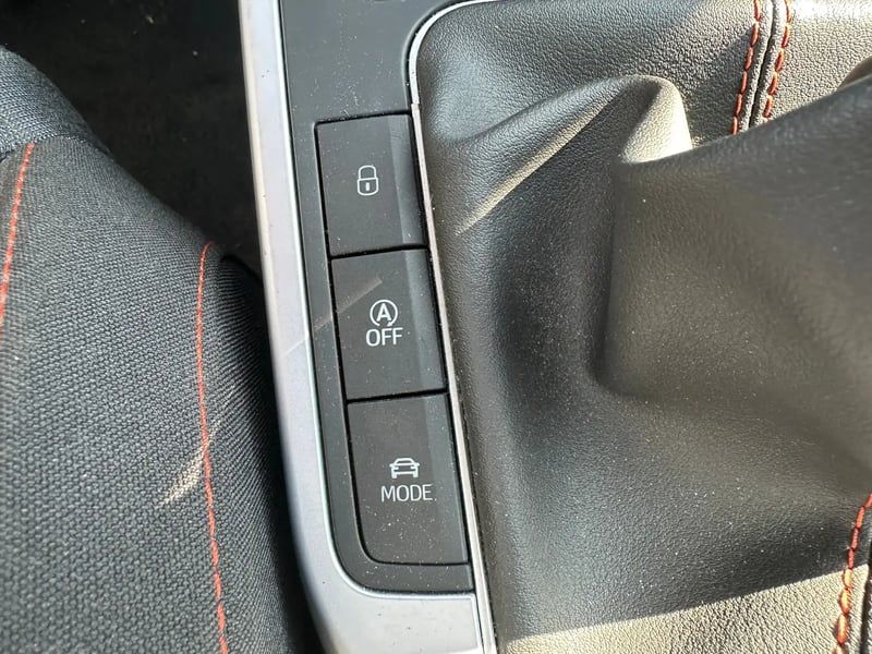 Photo de la voiture SEAT ARONA 1.0 TSI 110 ch Start/Stop BVM6 FR