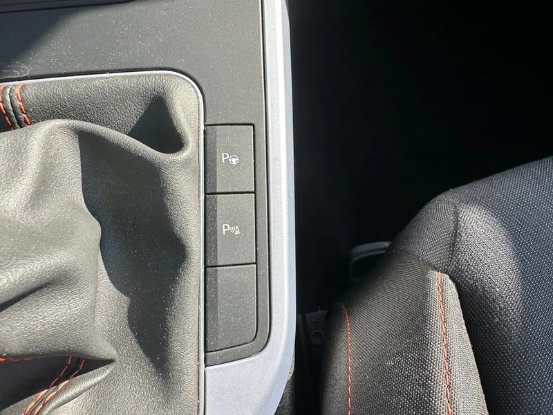 Photo de la voiture SEAT ARONA 1.0 TSI 110 ch Start/Stop BVM6 FR
