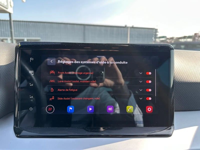 Photo de la voiture SEAT ARONA 1.0 TSI 110 ch Start/Stop BVM6 FR