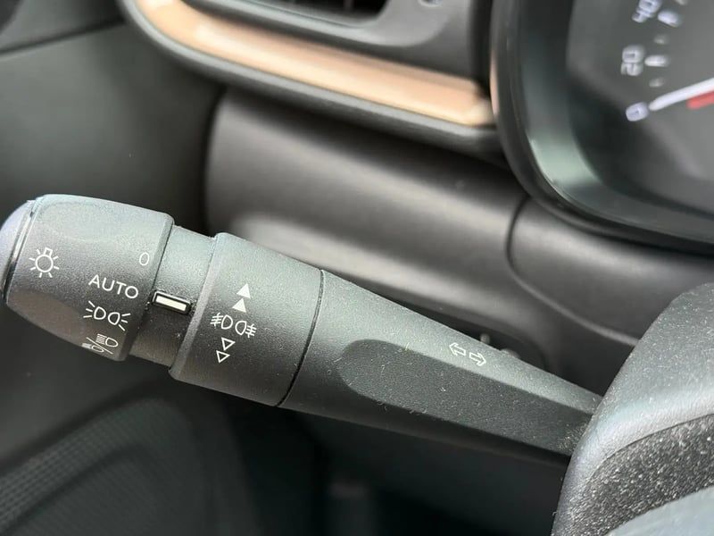 Photo de la voiture CITROEN C3 PureTech 110 S&S BVM6 Origins