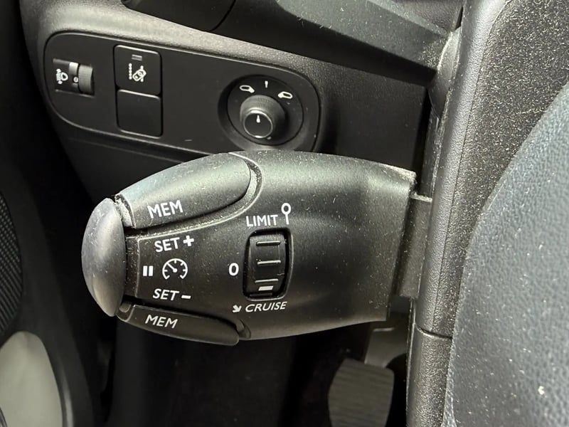 Photo de la voiture CITROEN C3 PureTech 110 S&S BVM6 Origins