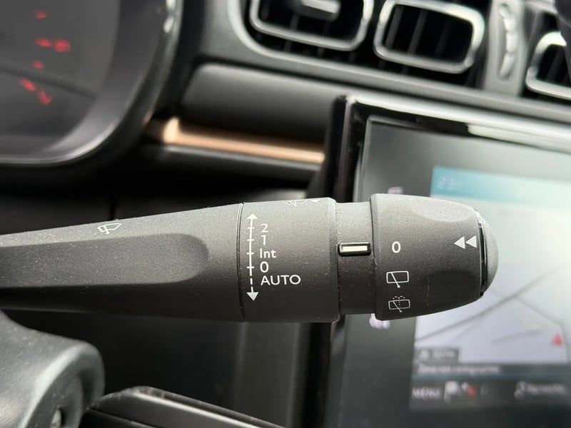 Photo de la voiture CITROEN C3 PureTech 110 S&S BVM6 Origins