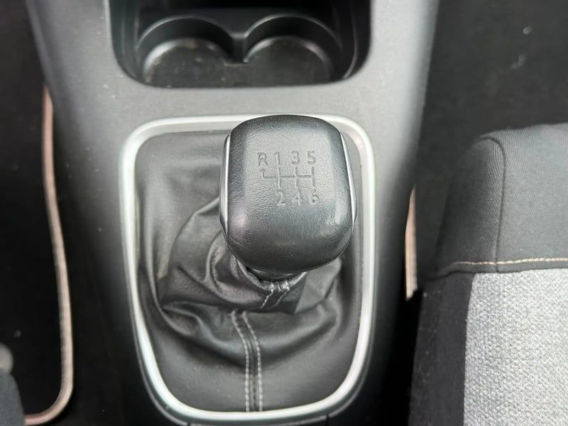 Photo de la voiture CITROEN C3 PureTech 110 S&S BVM6 Origins