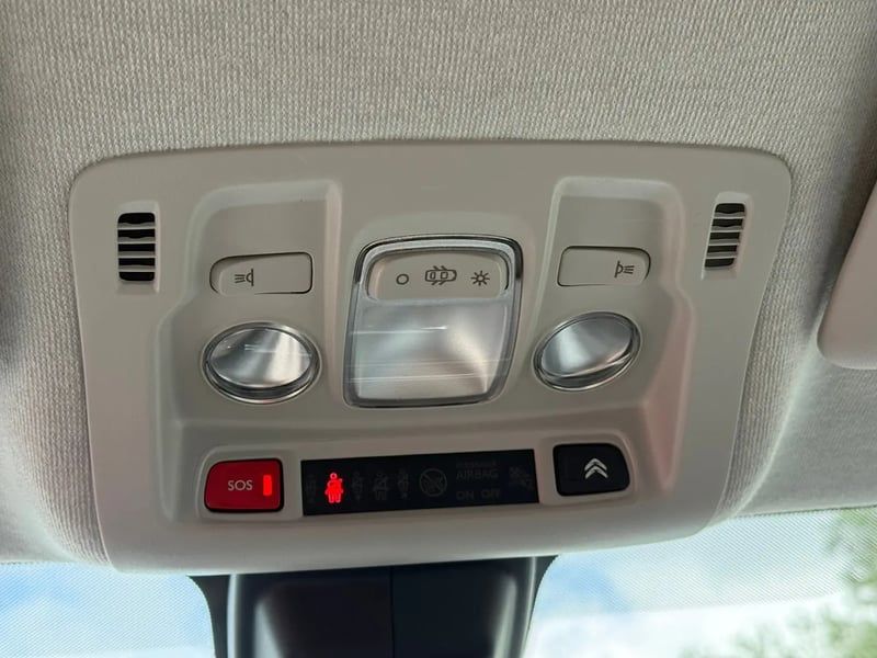 Photo de la voiture CITROEN C3 PureTech 110 S&S BVM6 Origins