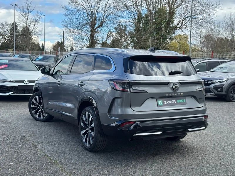 Photo de la voiture RENAULT ESPACE VI E-Tech hybrid 200 Techno