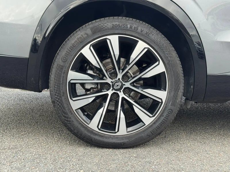 Photo de la voiture RENAULT ESPACE VI E-Tech hybrid 200 Techno