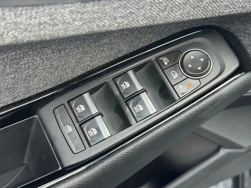 Photo de la voiture RENAULT ESPACE VI E-Tech hybrid 200 Techno