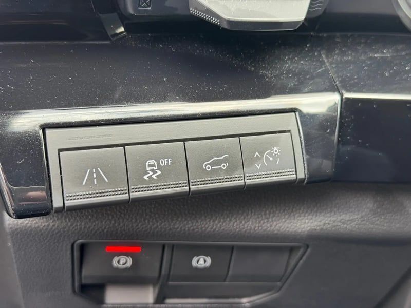 Photo de la voiture RENAULT ESPACE VI E-Tech hybrid 200 Techno