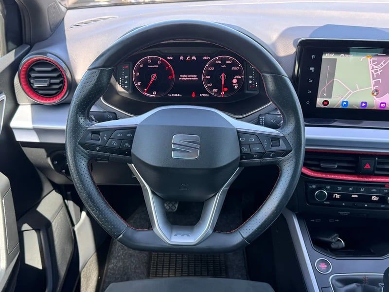 Photo de la voiture SEAT ARONA 1.0 TSI 110 ch Start/Stop BVM6 FR