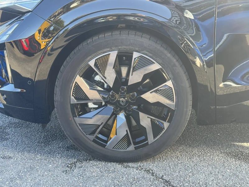 Photo de la voiture RENAULT RAFALE E-Tech full hybrid 200 esprit Alpine