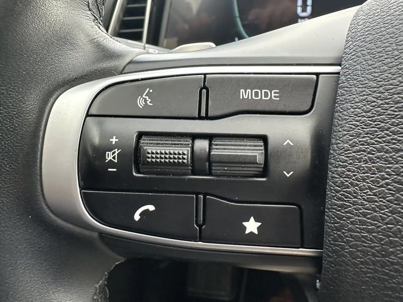 Photo de la voiture KIA SPORTAGE 1.6 T-GDi 230ch ISG Hybride BVA6 4x2 Active