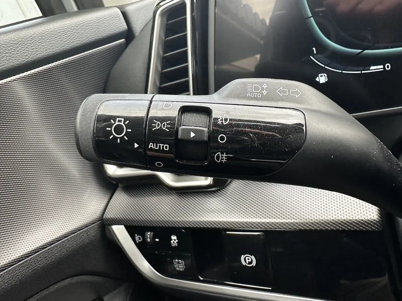 Photo de la voiture KIA SPORTAGE 1.6 T-GDi 230ch ISG Hybride BVA6 4x2 Active