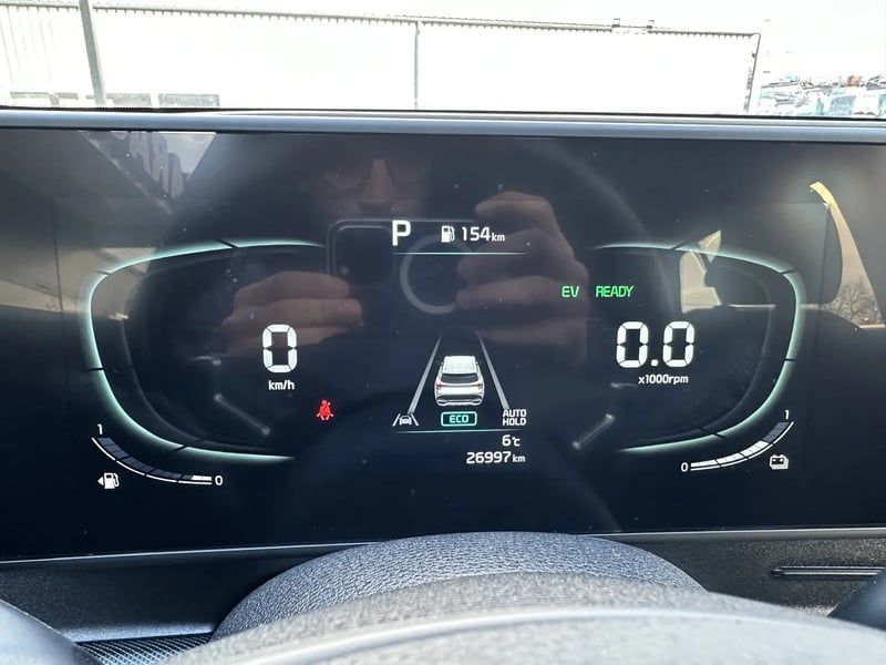 Photo de la voiture KIA SPORTAGE 1.6 T-GDi 230ch ISG Hybride BVA6 4x2 Active