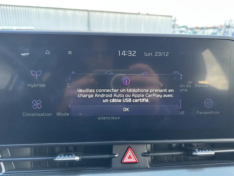 Photo de la voiture KIA SPORTAGE 1.6 T-GDi 230ch ISG Hybride BVA6 4x2 Active