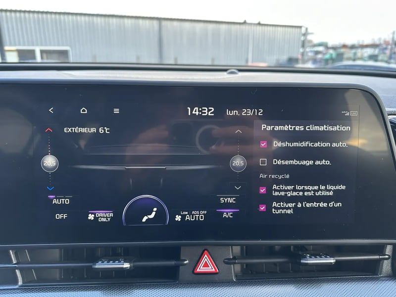 Photo de la voiture KIA SPORTAGE 1.6 T-GDi 230ch ISG Hybride BVA6 4x2 Active