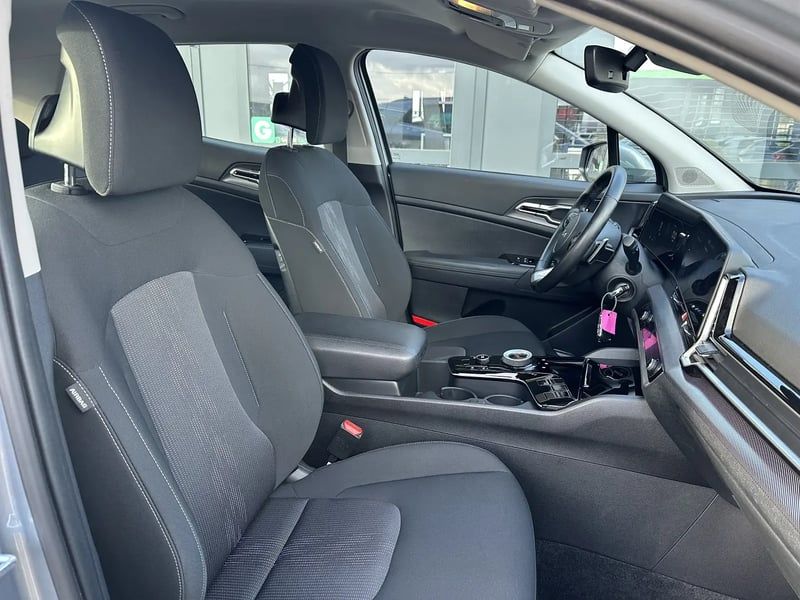 Photo de la voiture KIA SPORTAGE 1.6 T-GDi 230ch ISG Hybride BVA6 4x2 Active