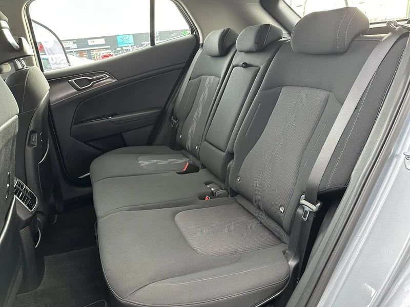 Photo de la voiture KIA SPORTAGE 1.6 T-GDi 230ch ISG Hybride BVA6 4x2 Active