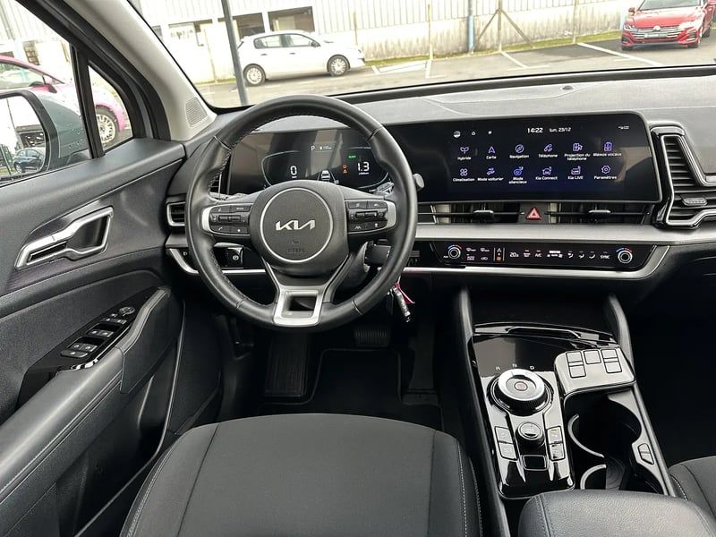 Photo de la voiture KIA SPORTAGE 1.6 T-GDi 230ch ISG Hybride BVA6 4x2 Active