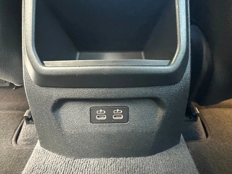Photo de la voiture BMW SERIE 1 F40 120d 190 ch BVA8 M Sport