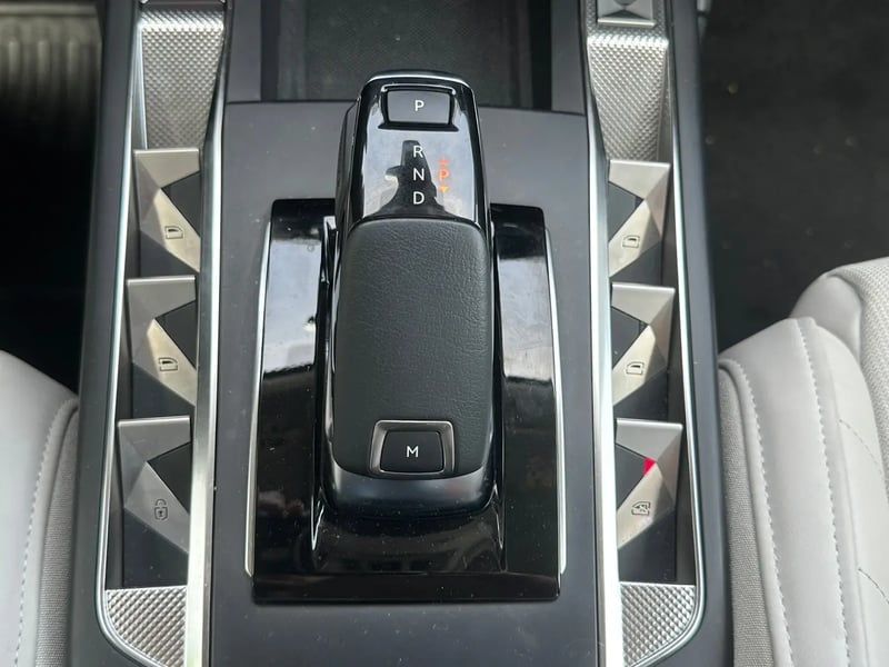 Photo de la voiture DS DS 3 PureTech 130 EAT8 Esprit de Voyage