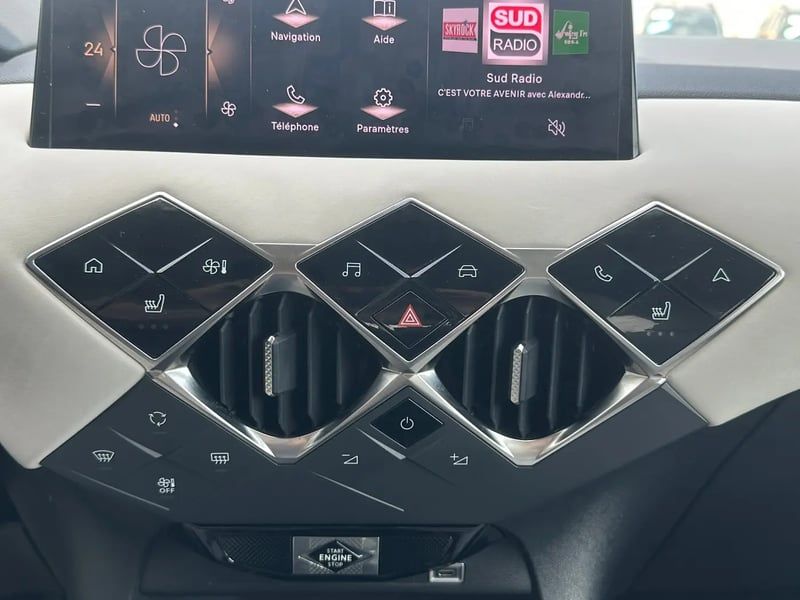 Photo de la voiture DS DS 3 PureTech 130 EAT8 Esprit de Voyage