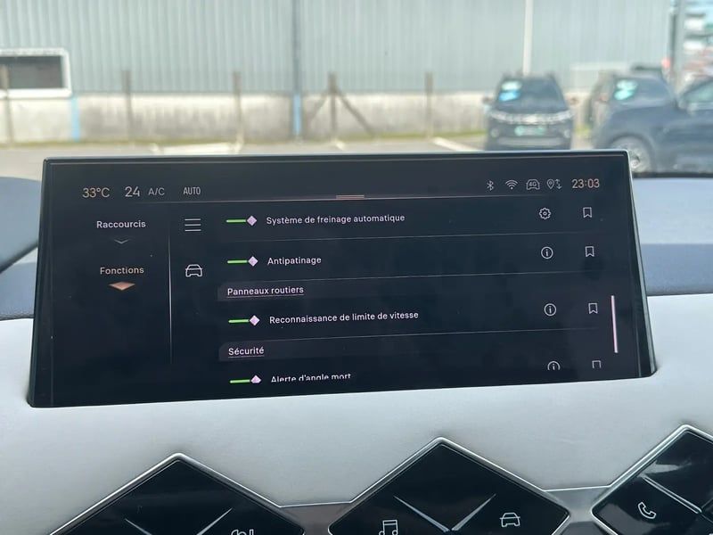 Photo de la voiture DS DS 3 PureTech 130 EAT8 Esprit de Voyage