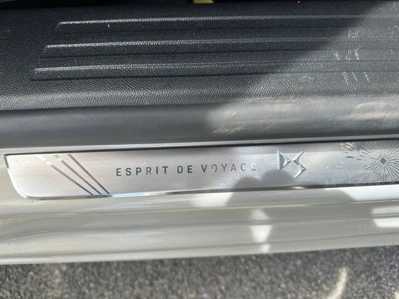 Photo de la voiture DS DS 3 PureTech 130 EAT8 Esprit de Voyage