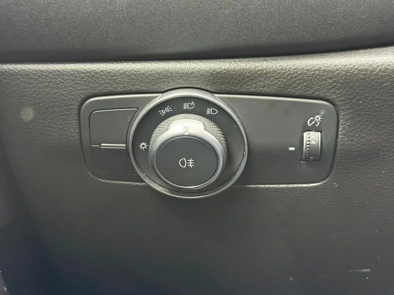 Photo de la voiture ALFA ROMEO TONALE 1.5 Hybrid 130 ch TCT7 Sprint