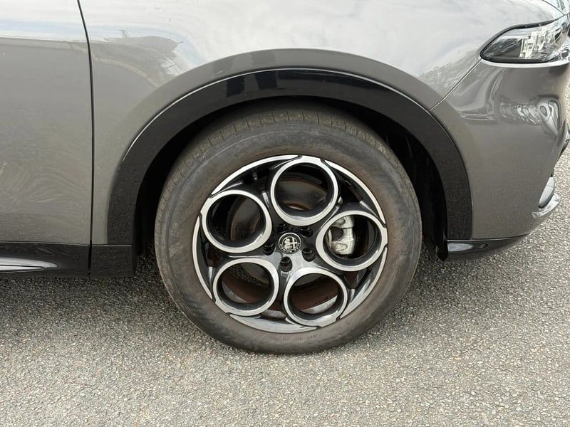Photo de la voiture ALFA ROMEO TONALE 1.5 Hybrid 130 ch TCT7 Sprint