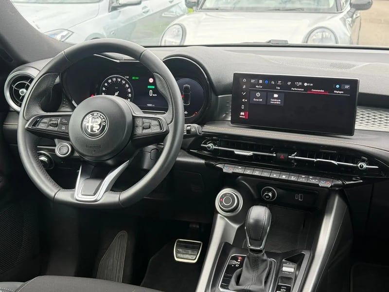 Photo de la voiture ALFA ROMEO TONALE 1.5 Hybrid 130 ch TCT7 Sprint
