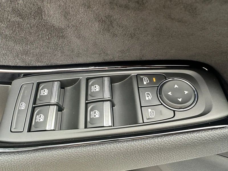 Photo de la voiture RENAULT AUSTRAL E-Tech full hybrid 200 GSR2 Iconic esprit Alpine