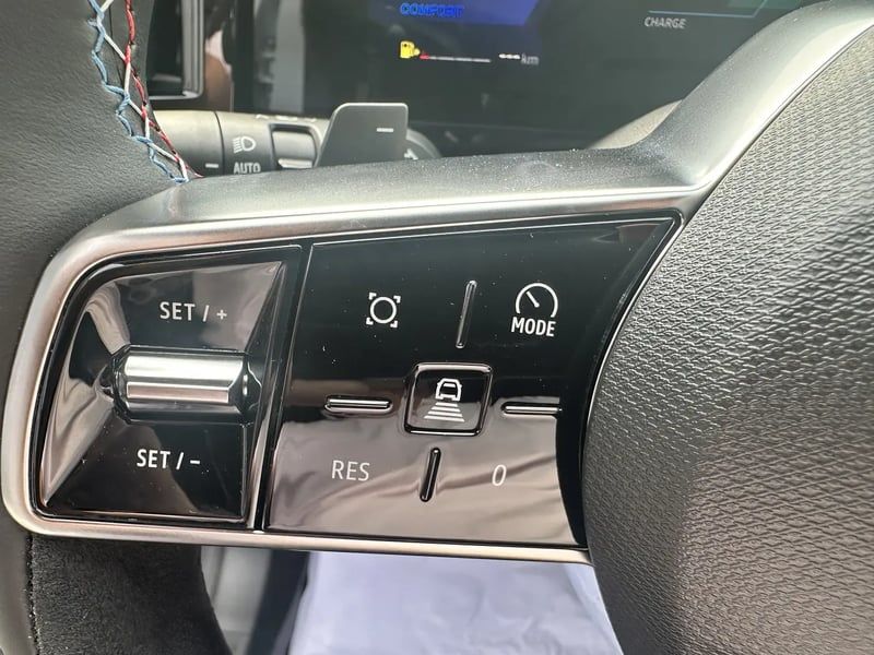 Photo de la voiture RENAULT AUSTRAL E-Tech full hybrid 200 GSR2 Iconic esprit Alpine