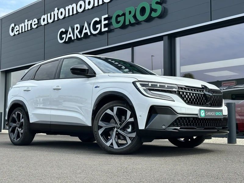 Photo de la voiture RENAULT AUSTRAL E-Tech full hybrid 200 GSR2 Iconic esprit Alpine