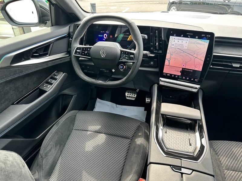 Photo de la voiture RENAULT AUSTRAL E-Tech full hybrid 200 GSR2 Iconic esprit Alpine